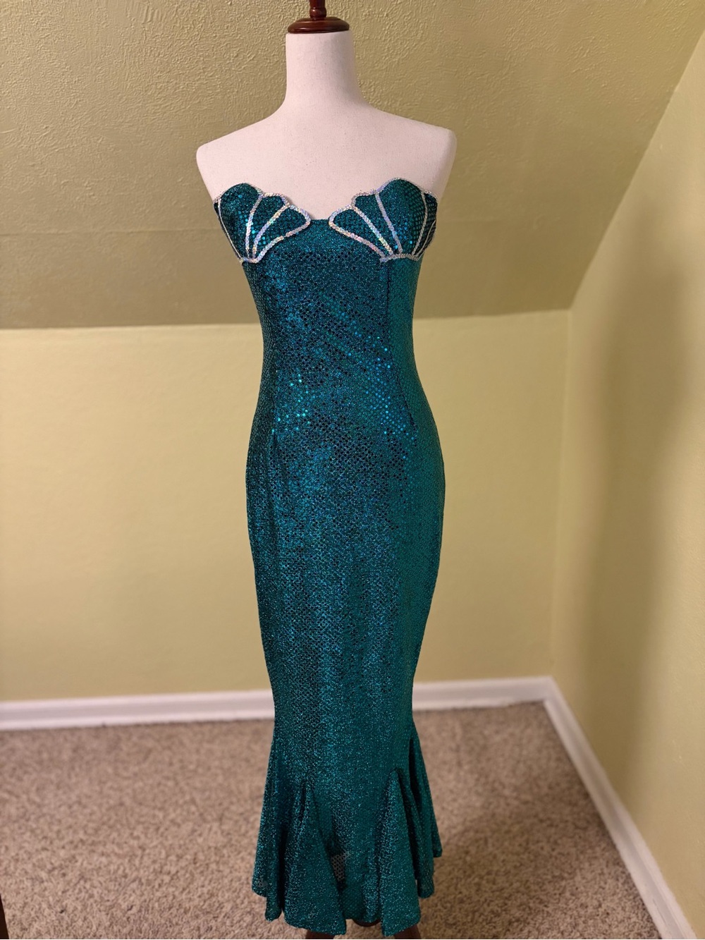 1999 Emerald Green Sequin Mermaid Gown – Y2K Sirencore Halloween Cosplay Dress